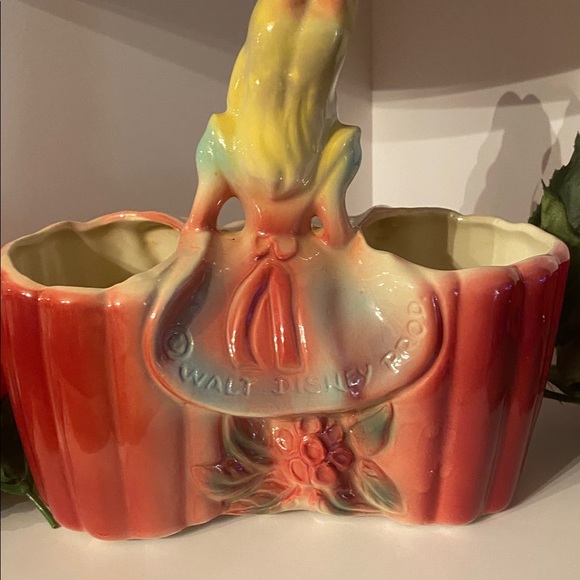 Alice in Wonderland Ceramic Bath Holder - Red and Cream - Picture 3 of 8